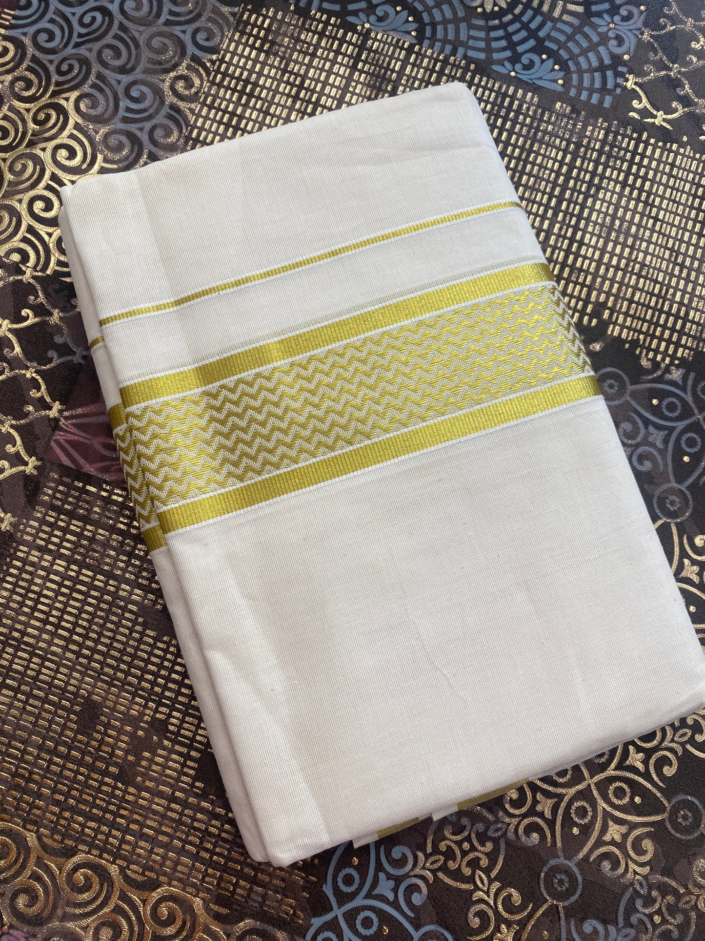 Handloom Mund With Golden Zari Border