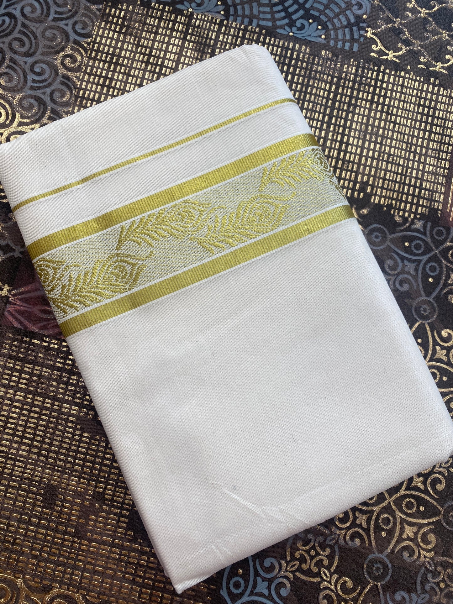 Handloom Mund With Golden Zari Border
