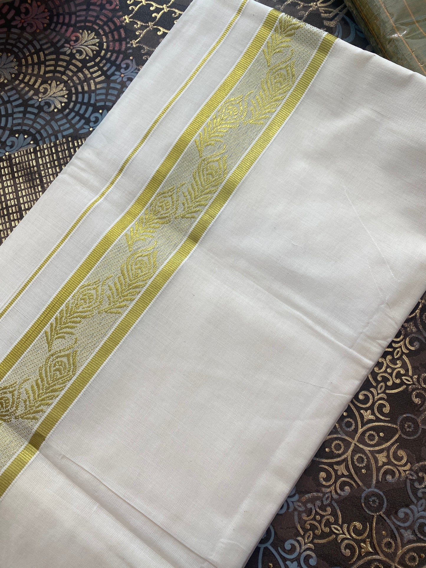 Handloom Mund With Golden Zari Border