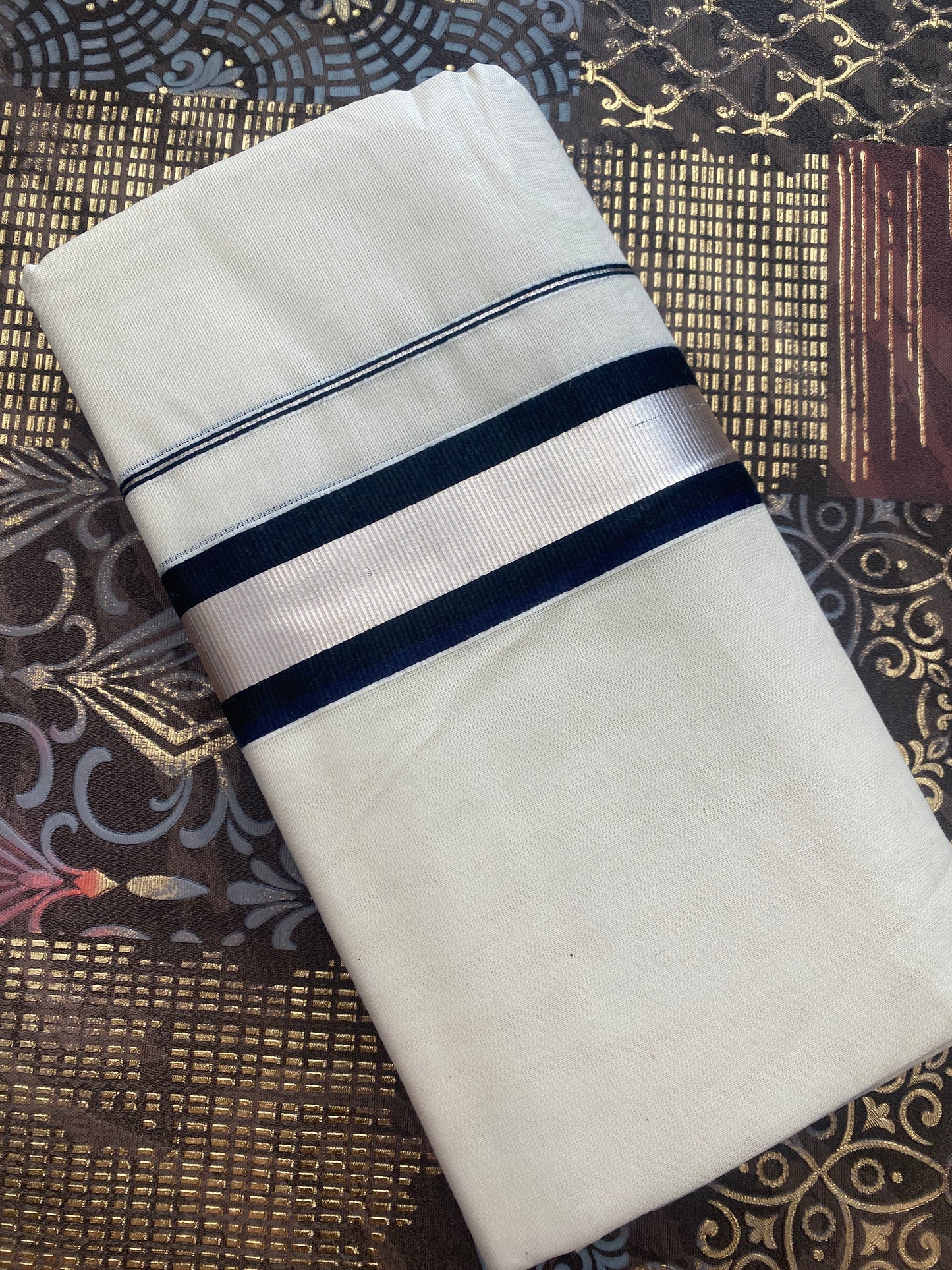 Handloom Double Mund ( Black & Silver Zari Border )