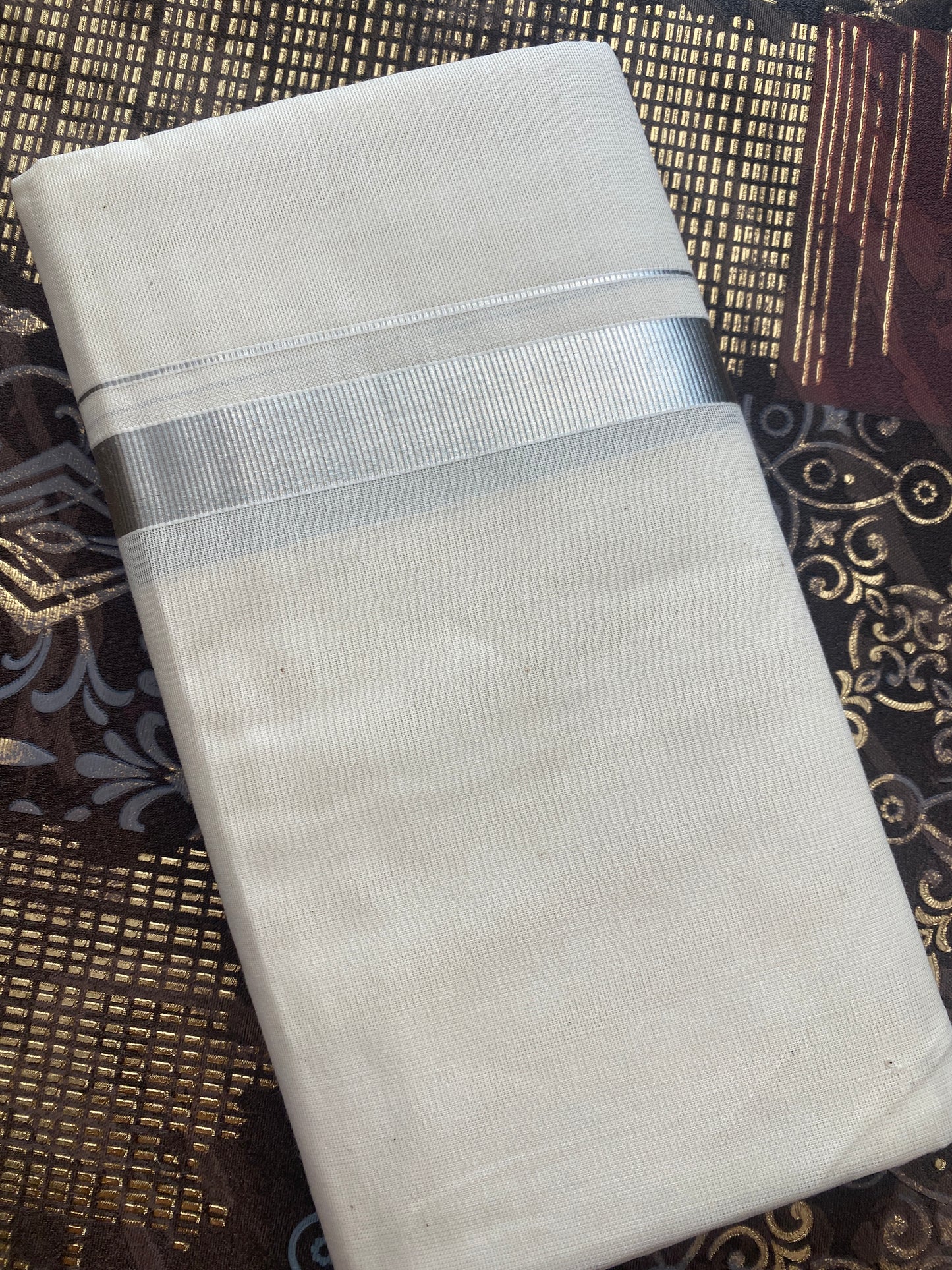 Handloom Mund With Silver Zari Border