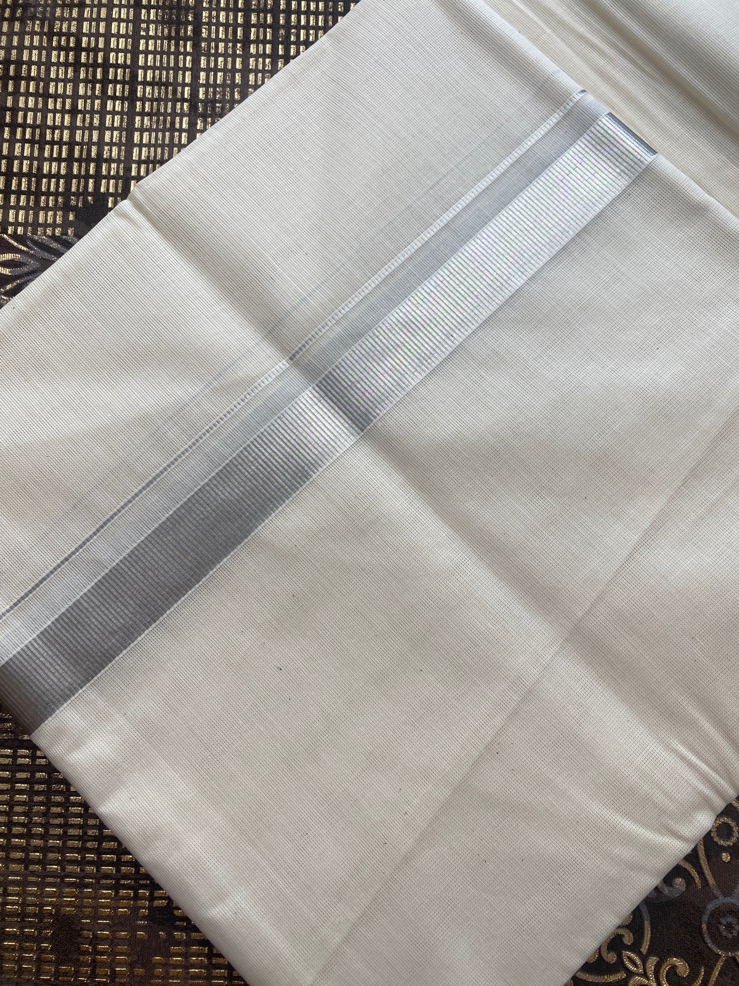 Handloom Mund With Silver Zari Border