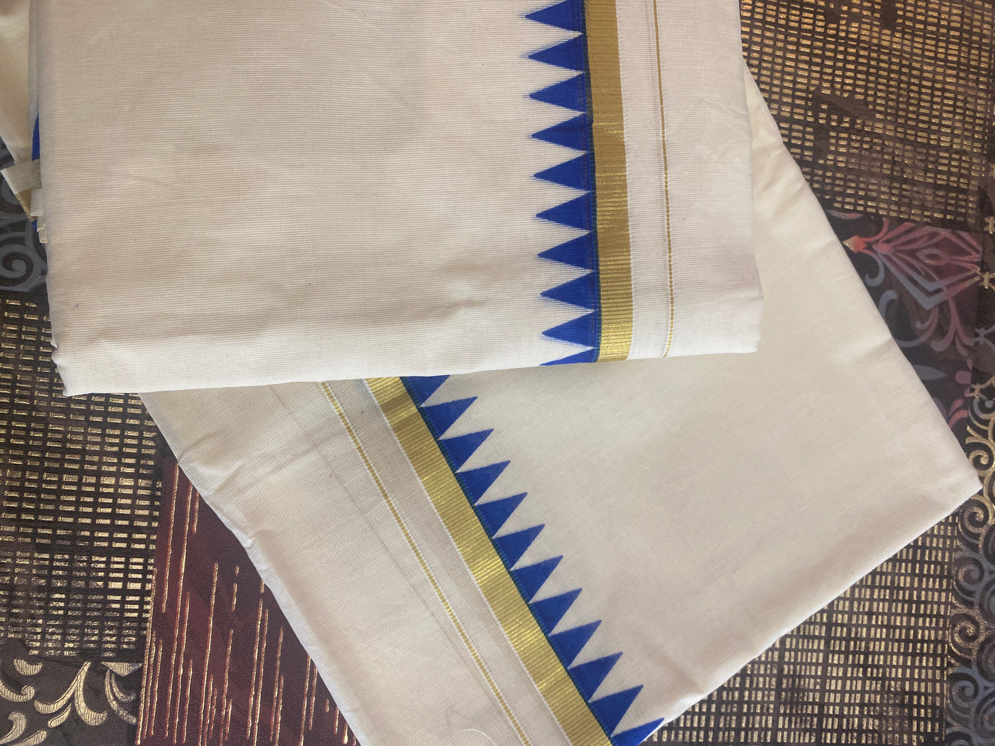 Puliyilakkara Komma Set Mundu ( 2.8 )