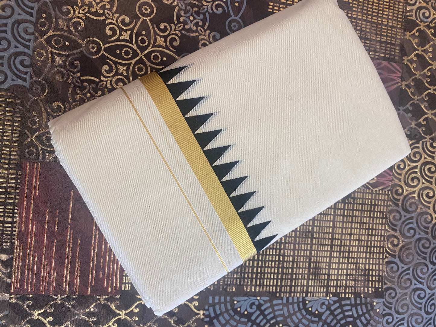 Puliyilakka Komma Set Mundu ( 2.8 )