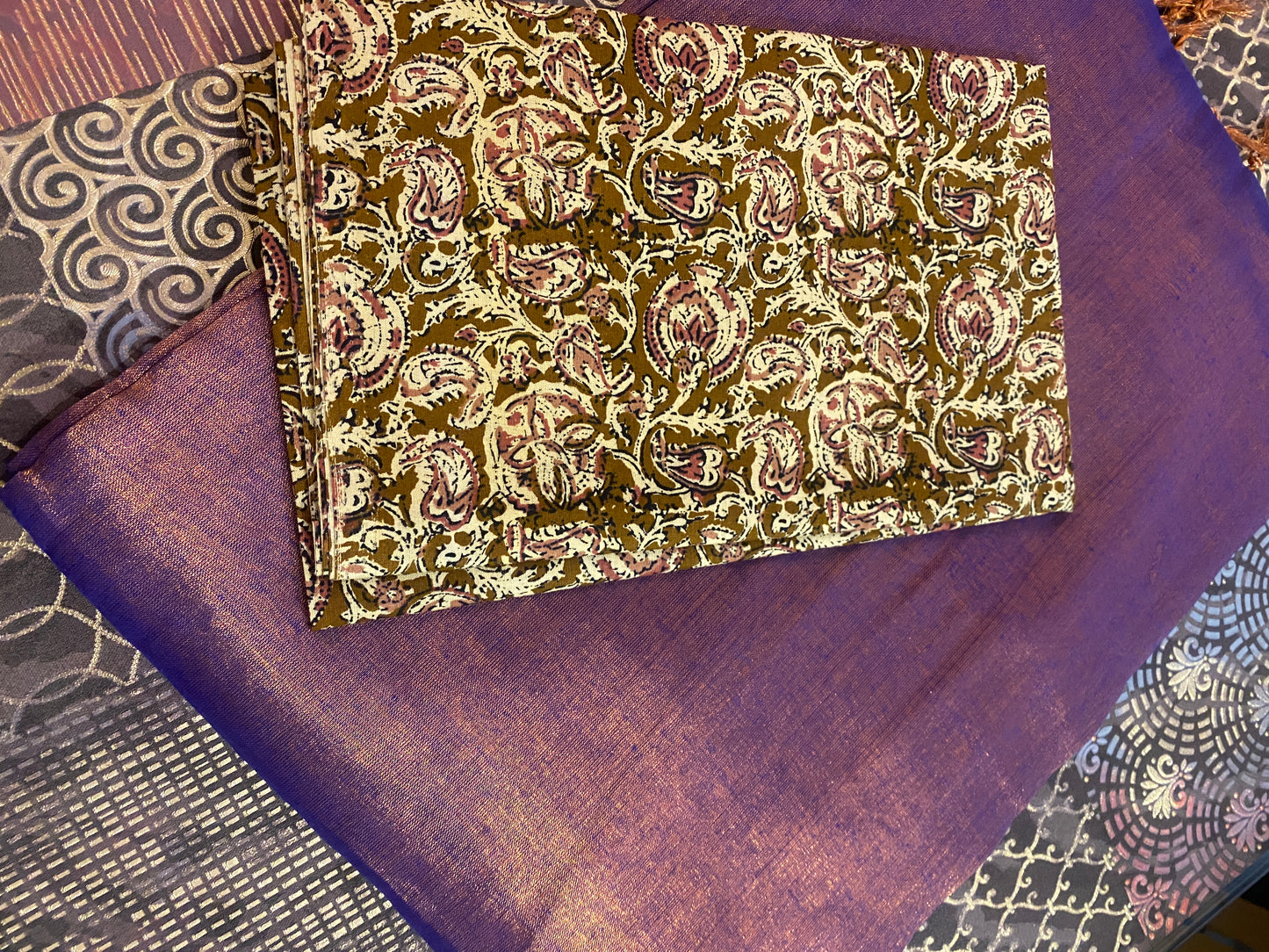 Soft Tissue Saree With Blouse