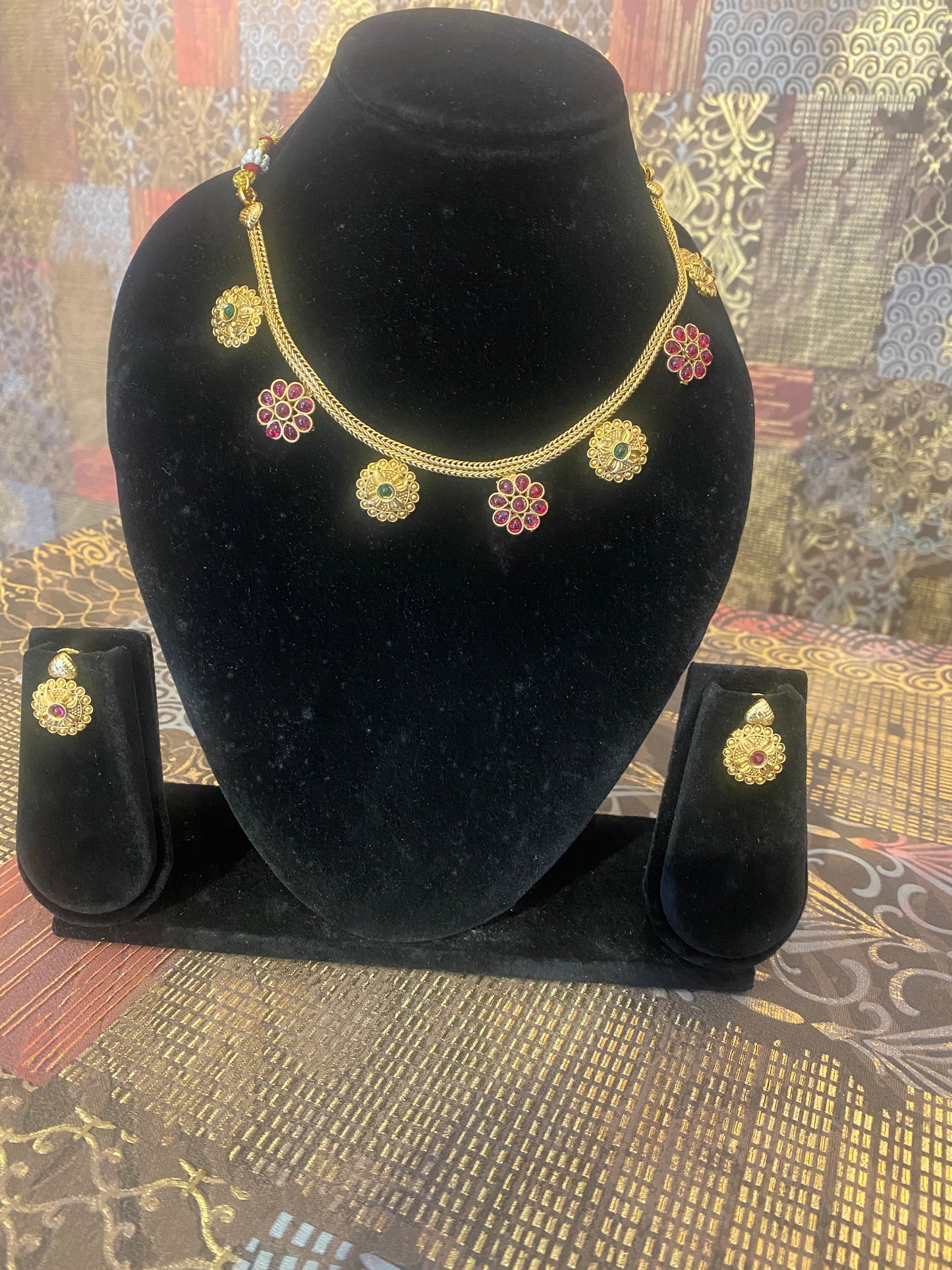 Kemp Stone Necklace Set