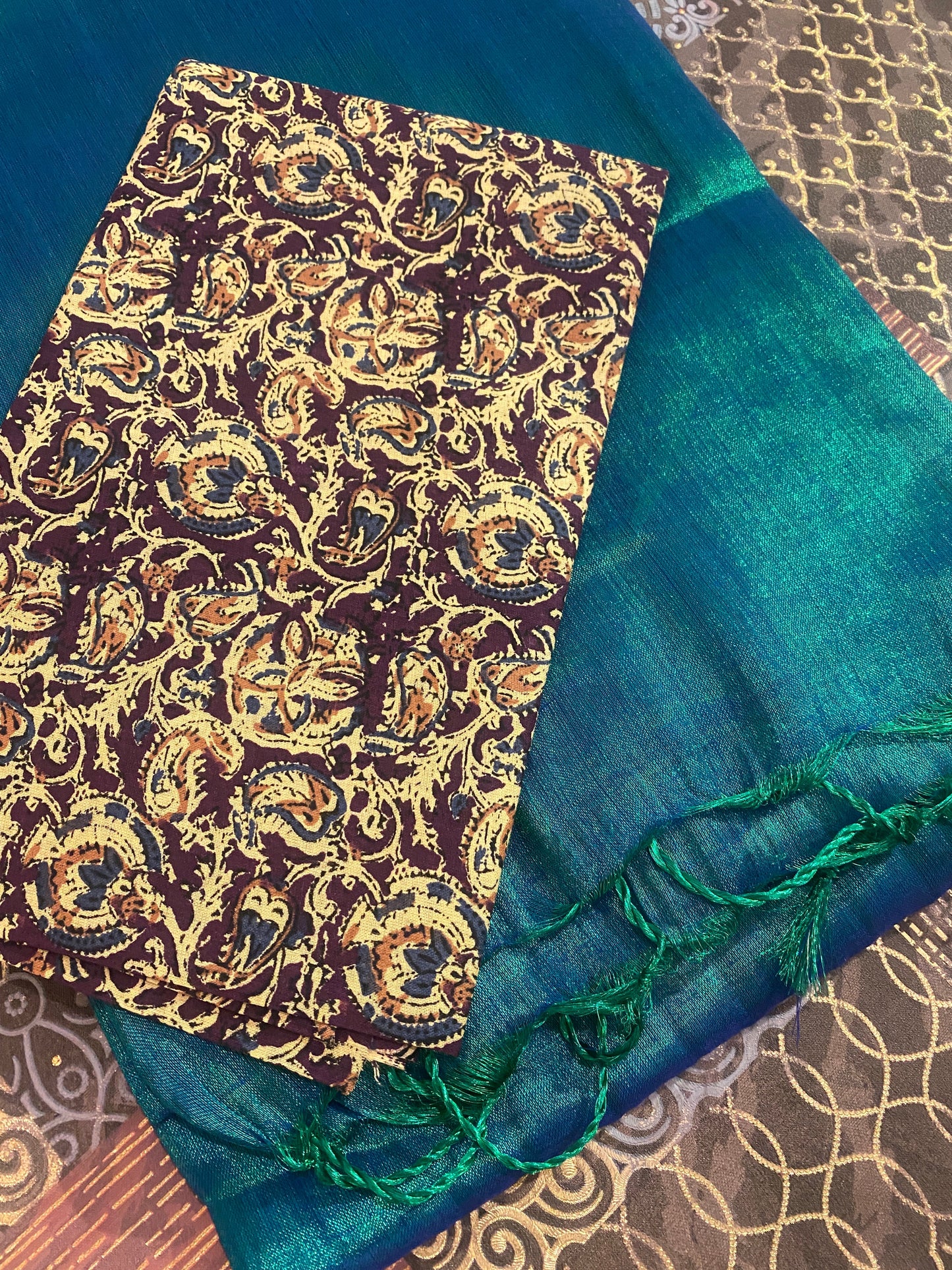 Soft Tissue Saree With Blouse