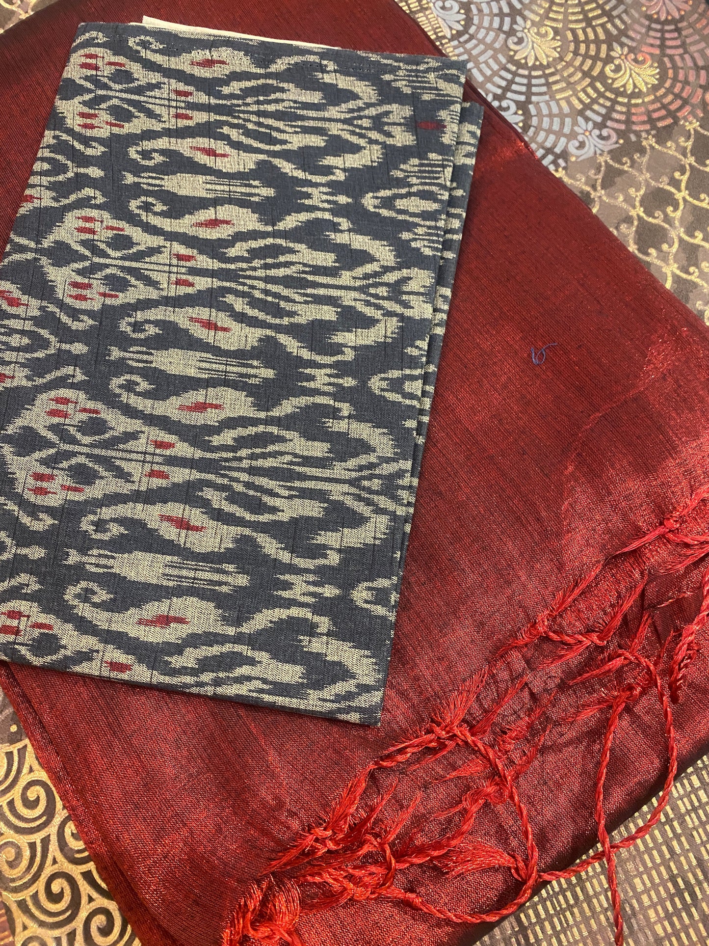 Soft Tissue Saree With Blouse