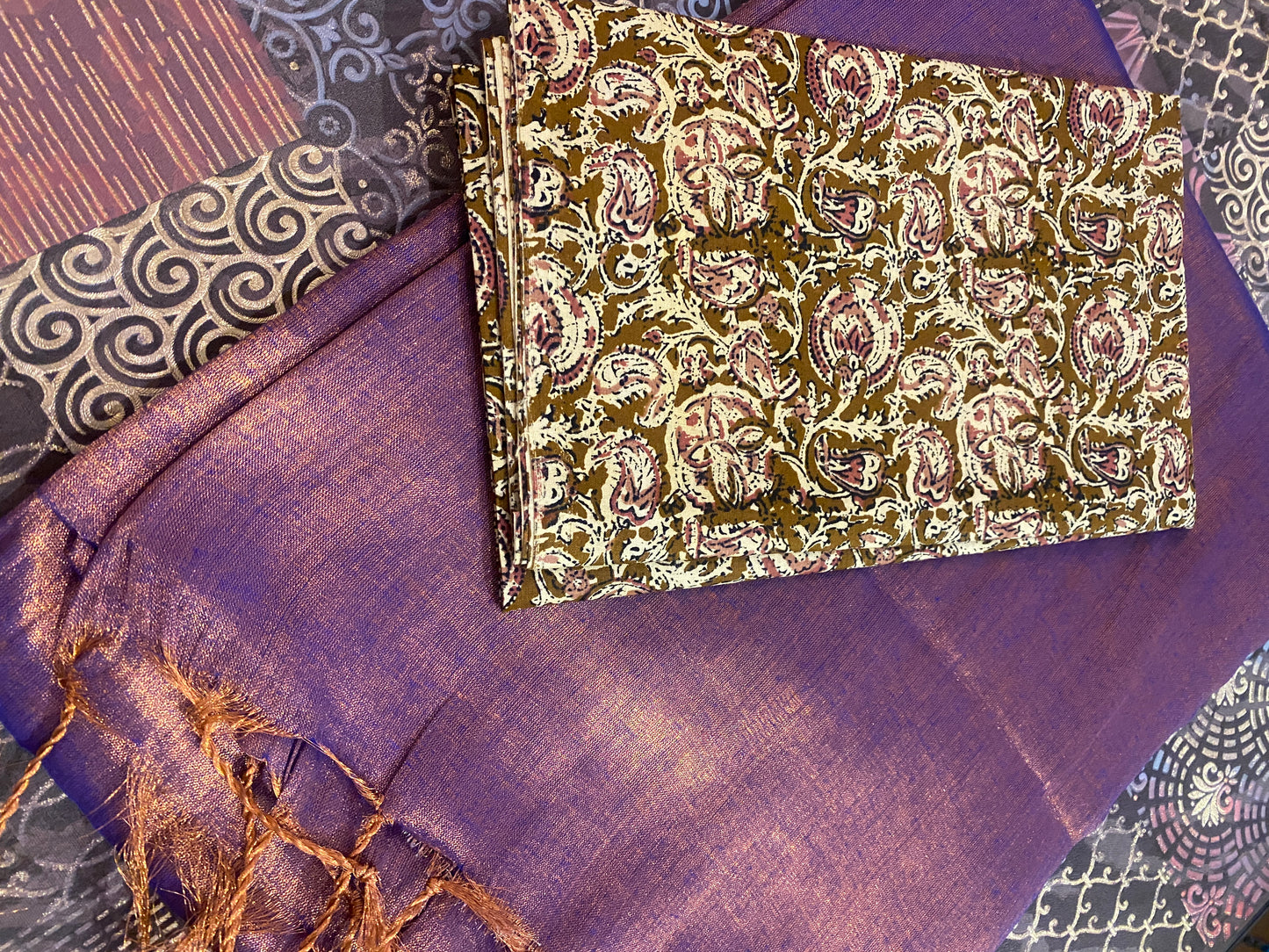 Soft Tissue Saree With Blouse