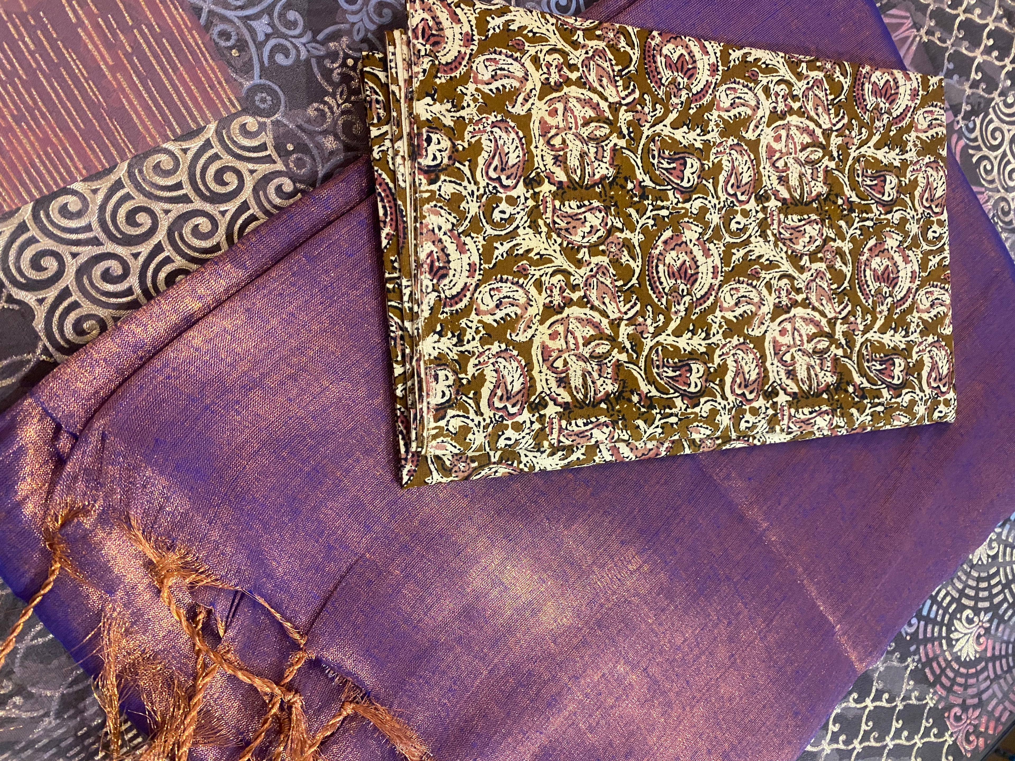 Soft Tissue Saree With Blouse