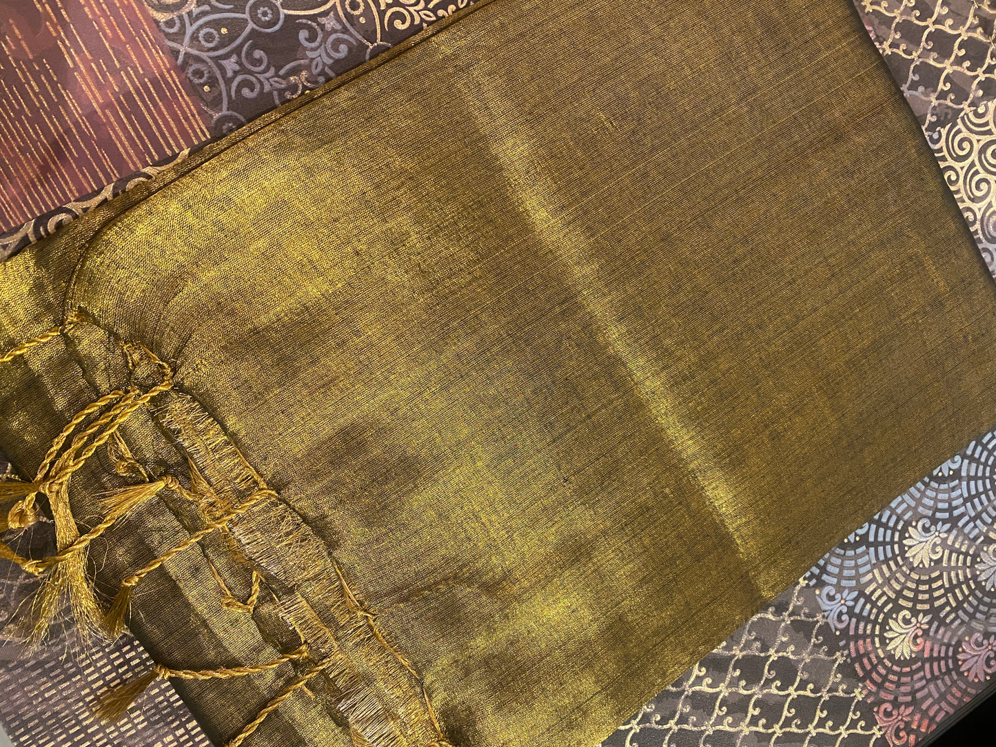 Soft Tissue Saree With Blouse