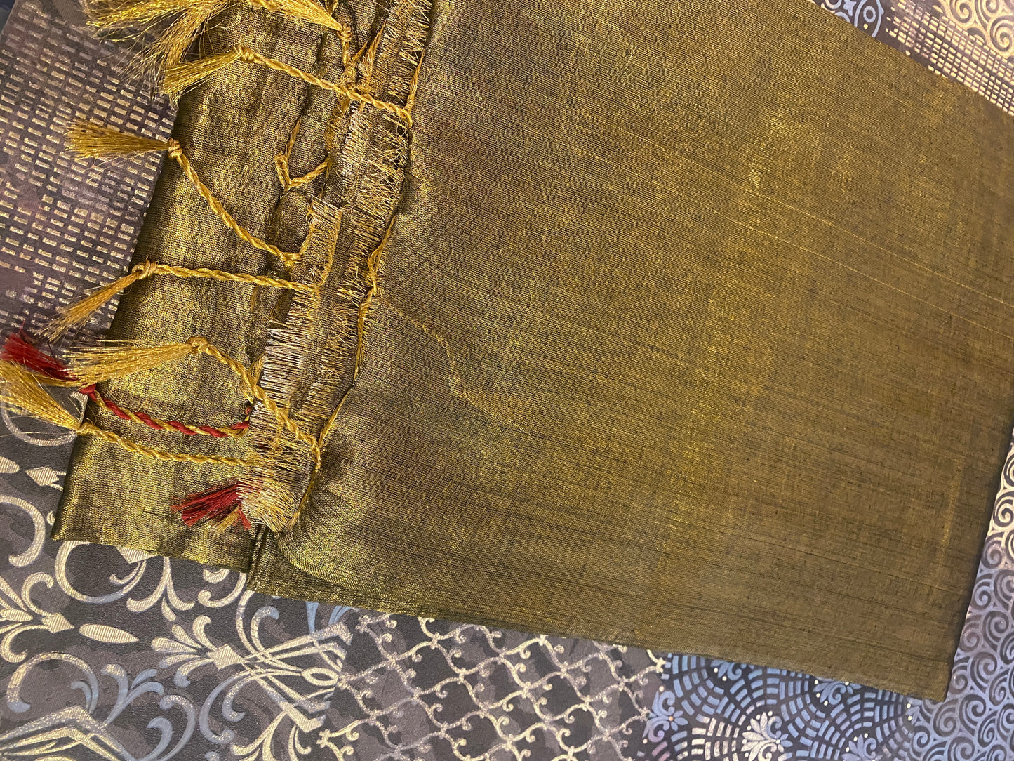 Soft Tissue Saree With Blouse