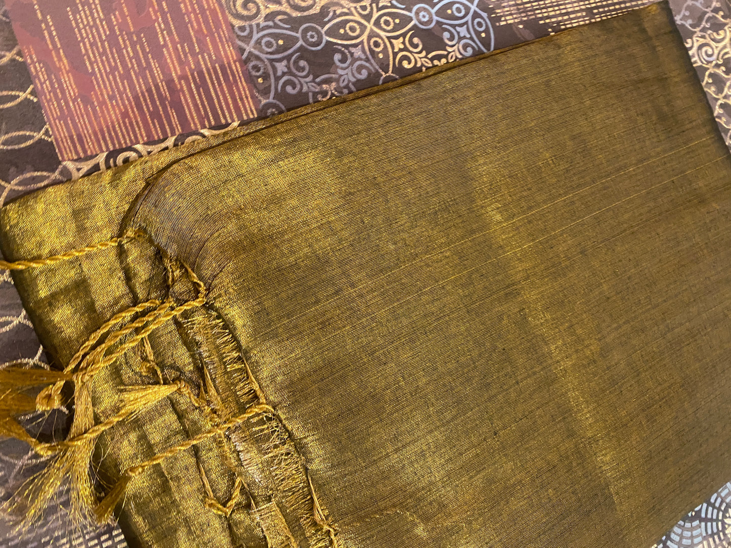 Soft Tissue Saree With Blouse