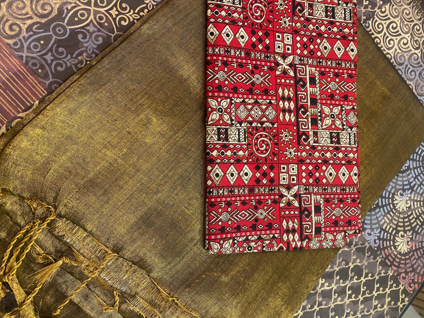 Soft Tissue Saree With Blouse