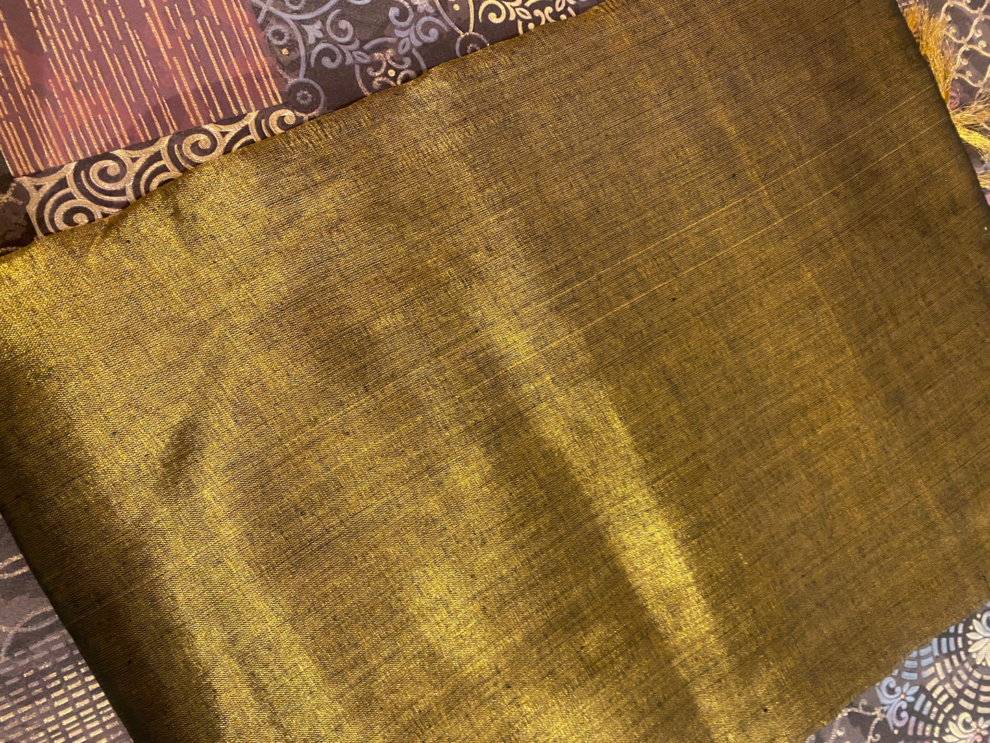 Soft Tissue Saree With Blouse