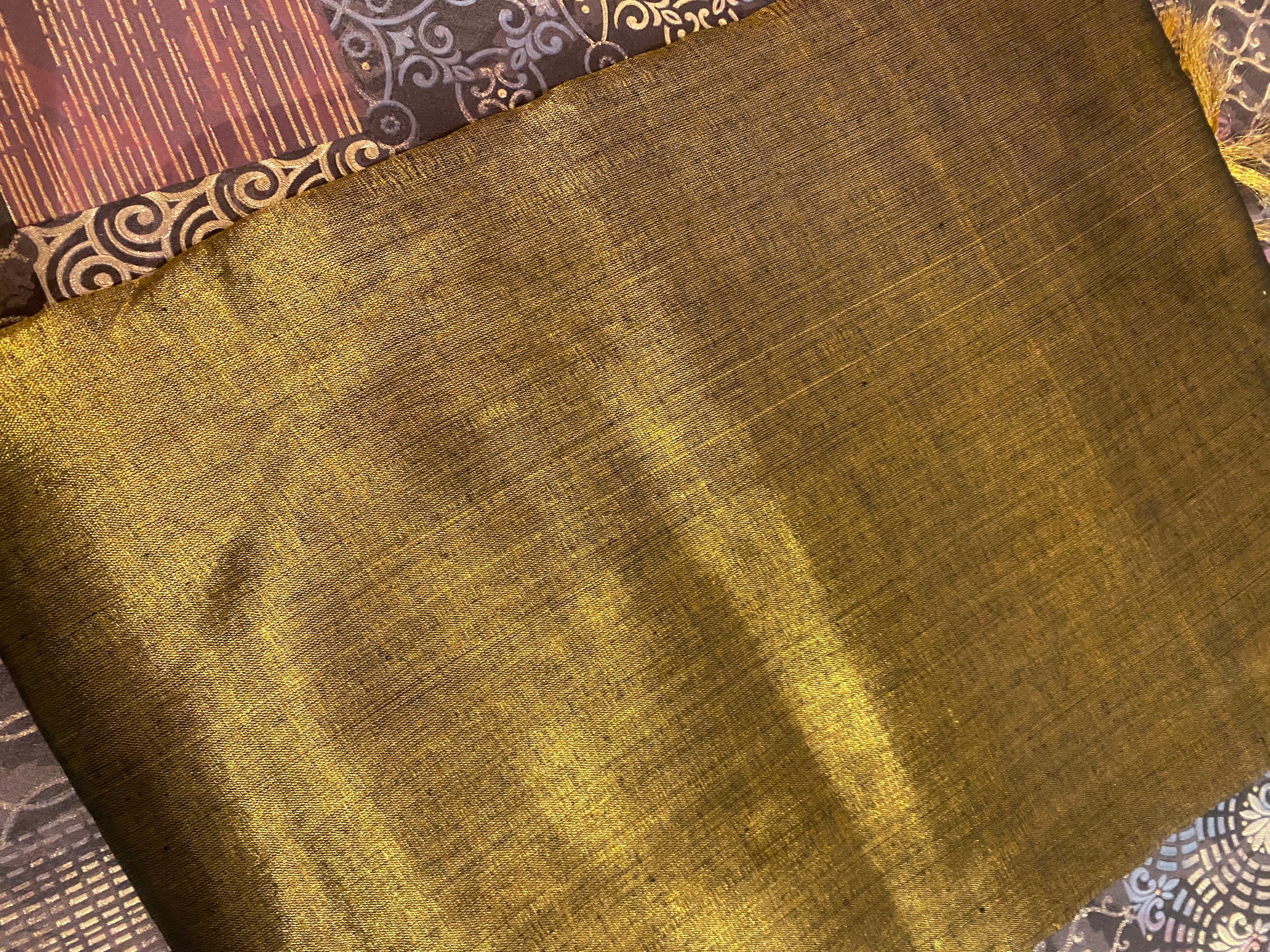Soft Tissue Saree With Blouse