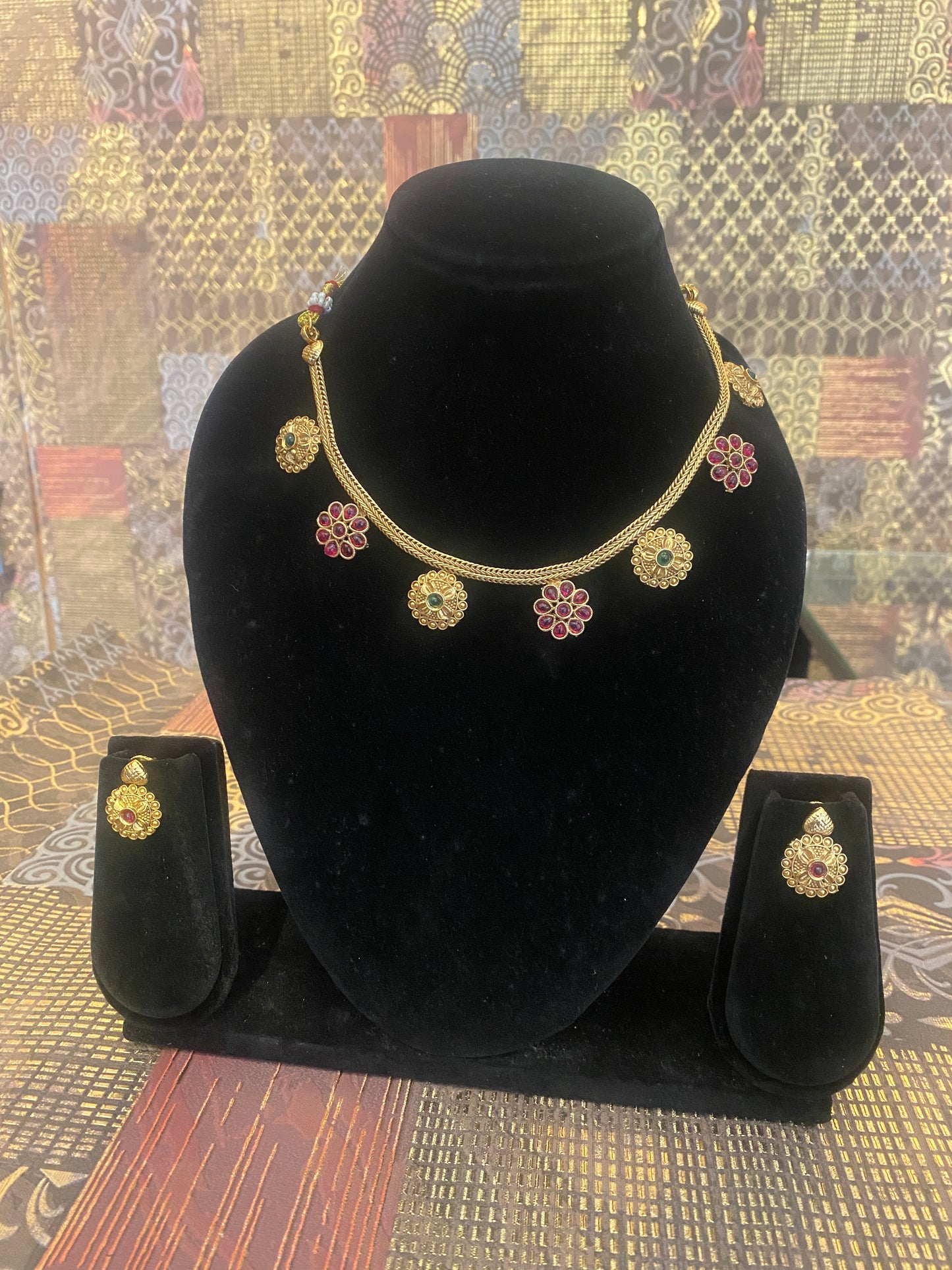 Kemp Stone Necklace Set
