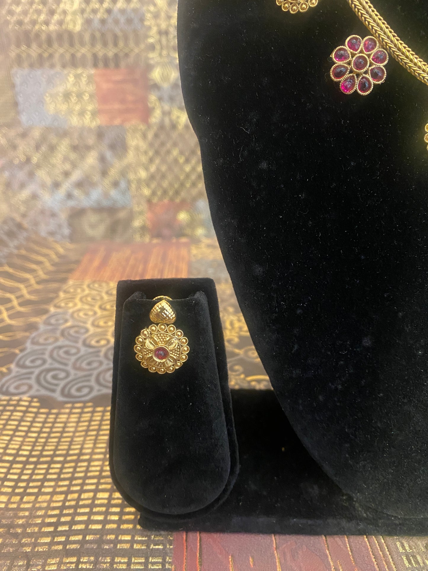 Kemp Stone Necklace Set