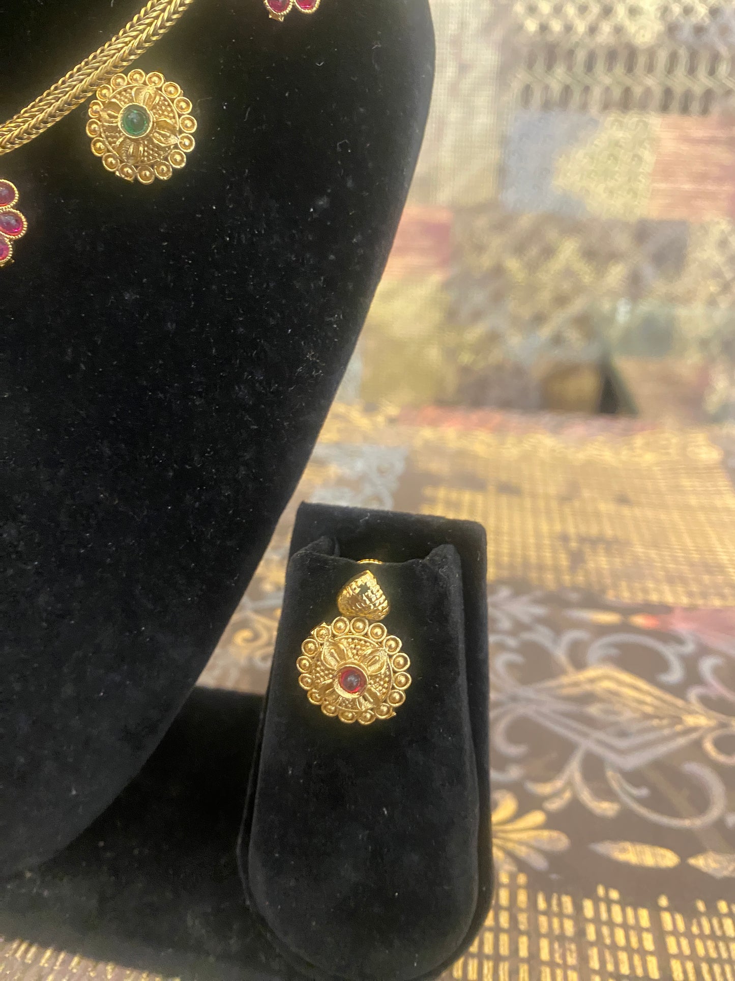 Kemp Stone Necklace Set