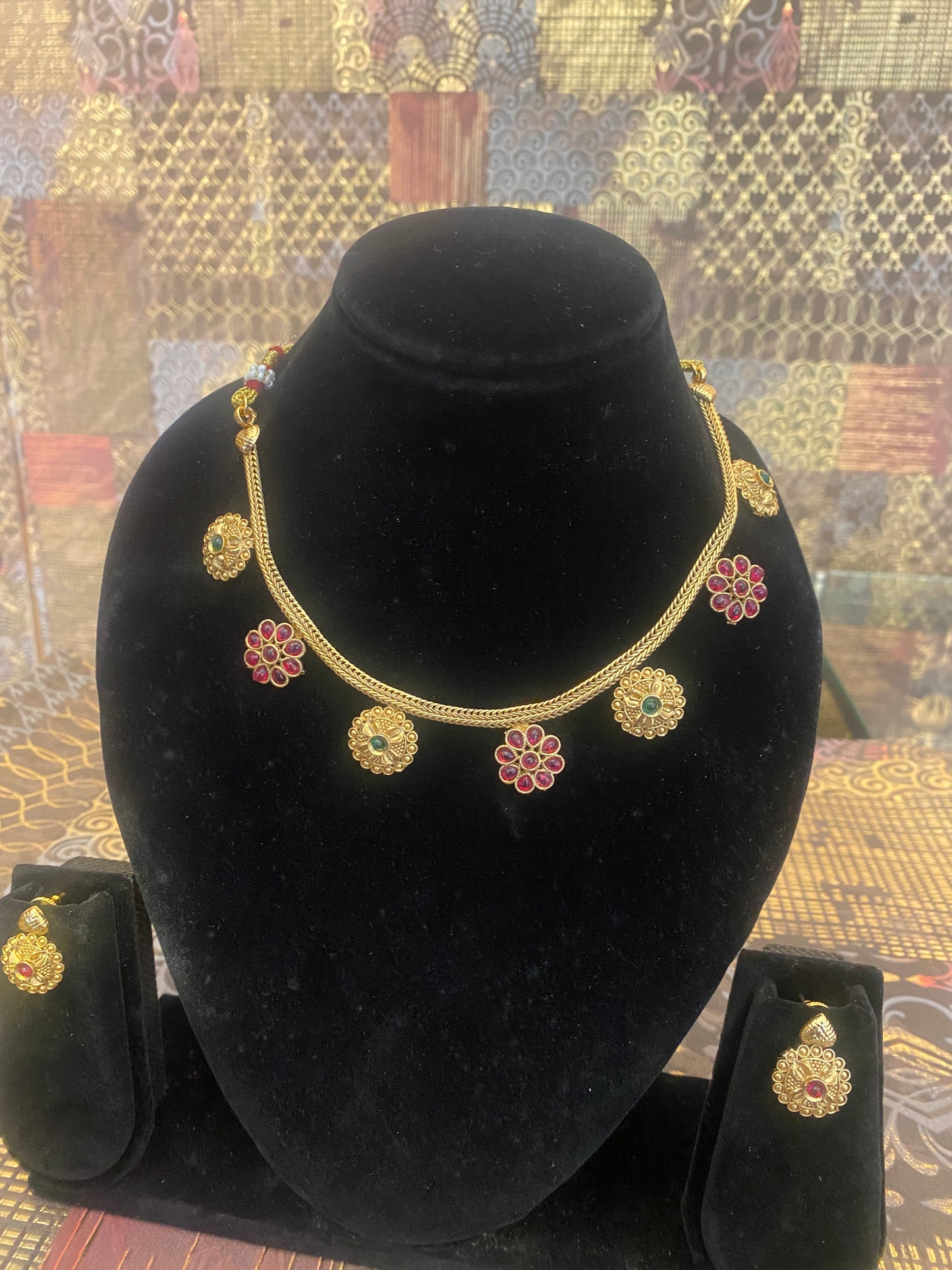 Kemp Stone Necklace Set