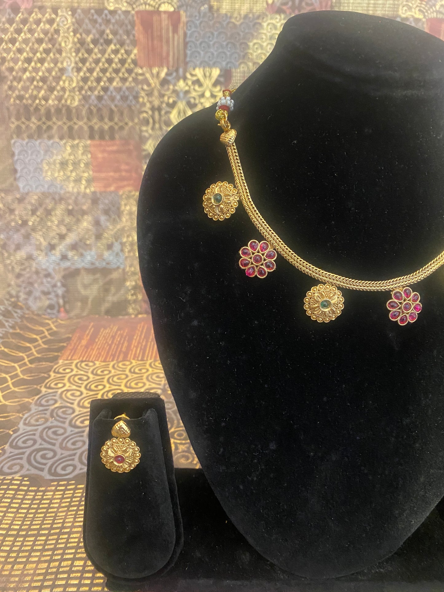 Kemp Stone Necklace Set