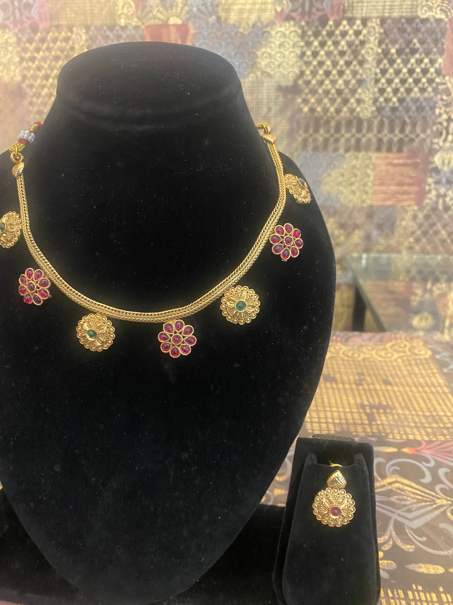 Kemp Stone Necklace Set