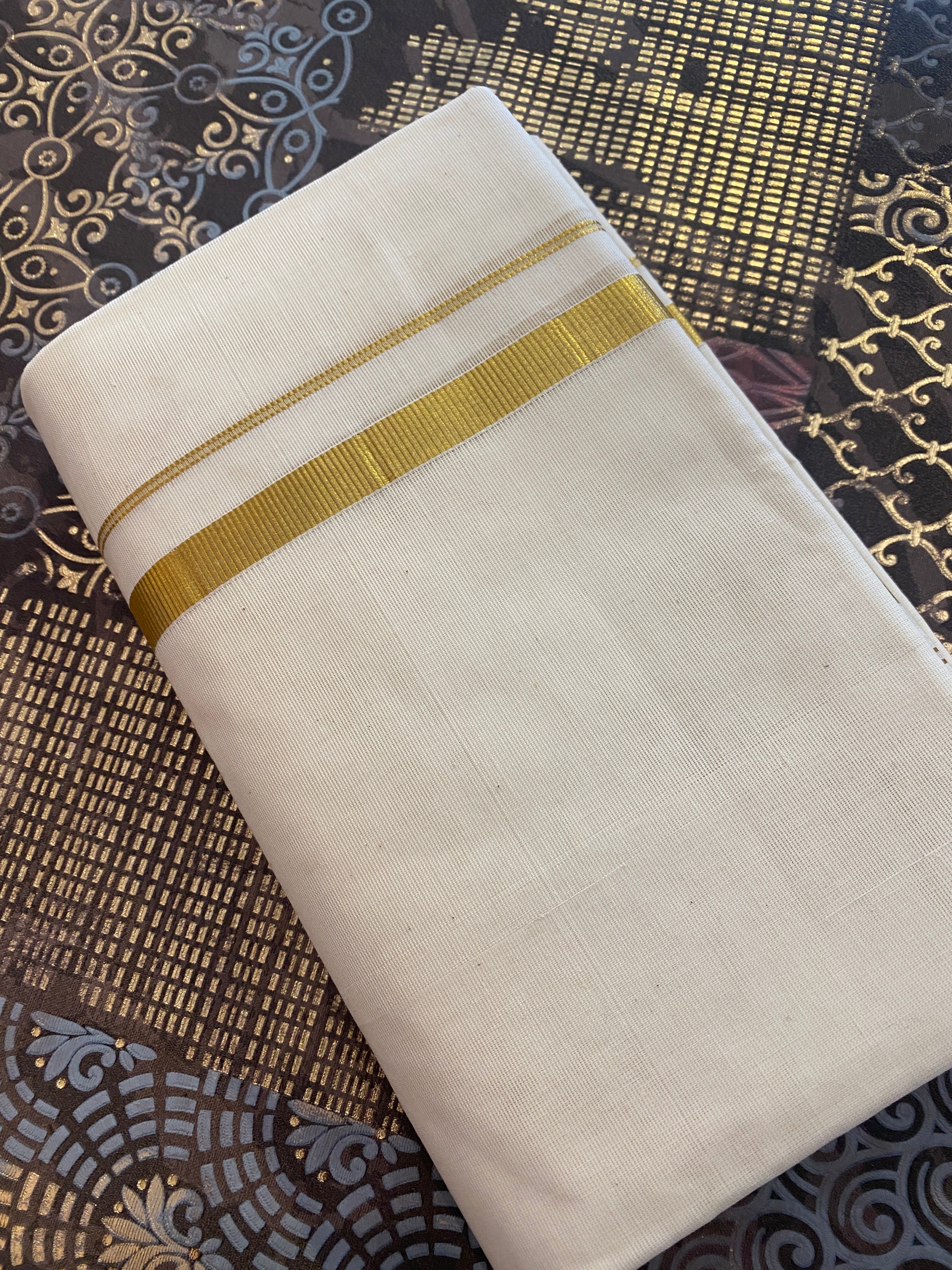 Golden Kasavu Set Mundu with Coloured Kara (2.8 Mtrs)
