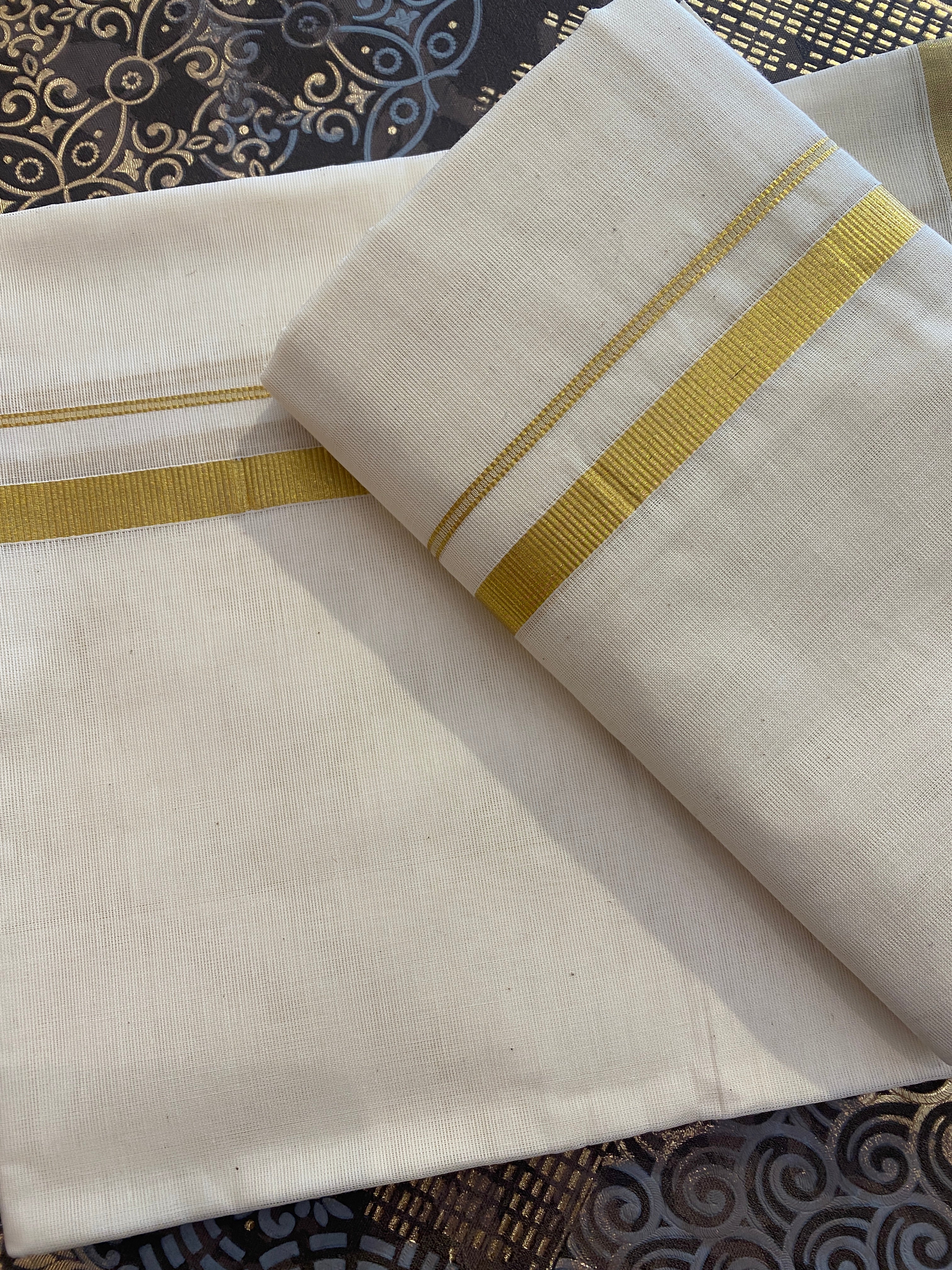 Golden Kasavu Set Mundu with Coloured Kara (2.8 Mtrs)