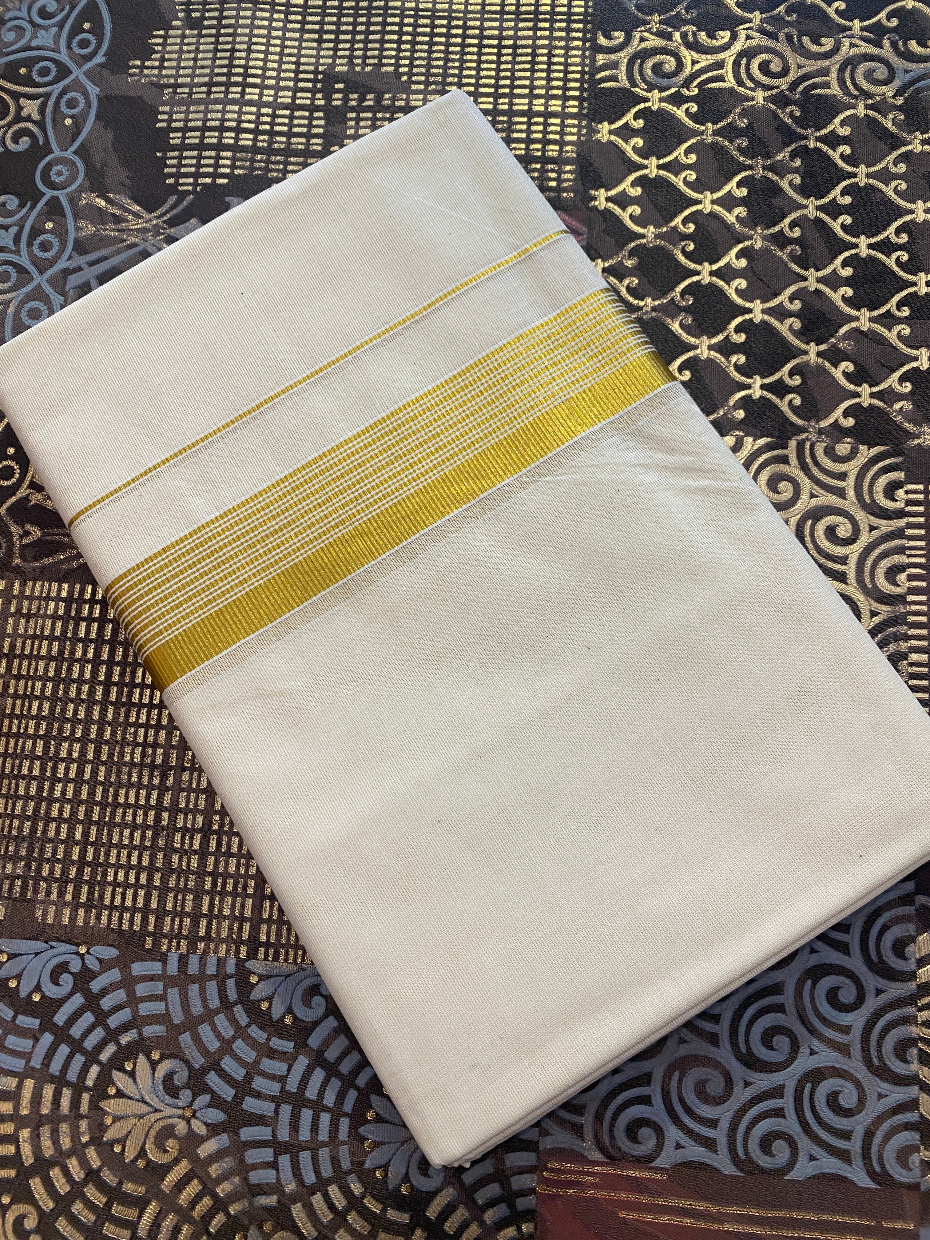 Hiranya H003 – Golden Kasavu Dhoti