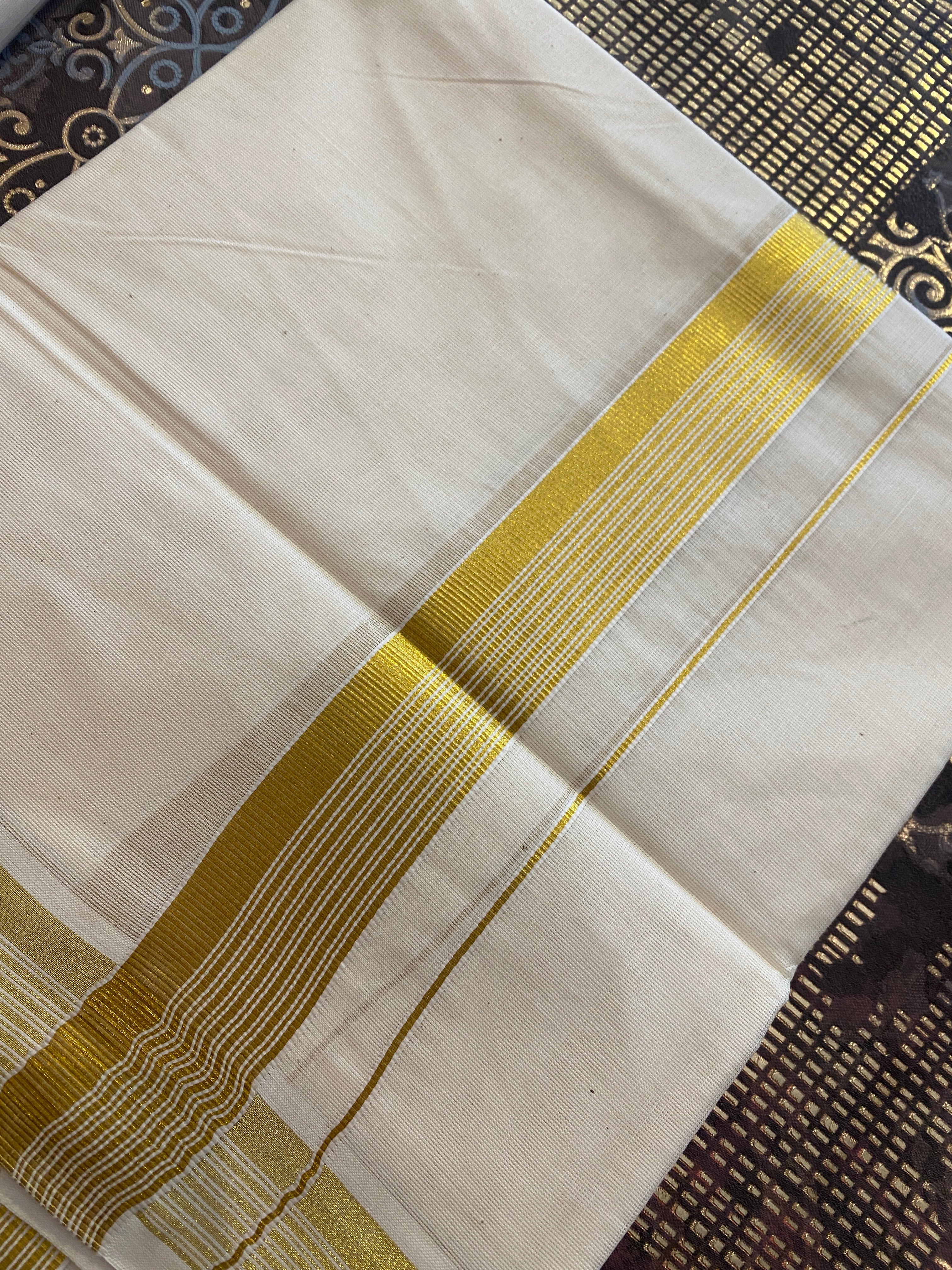 Hiranya H003 – Golden Kasavu Dhoti