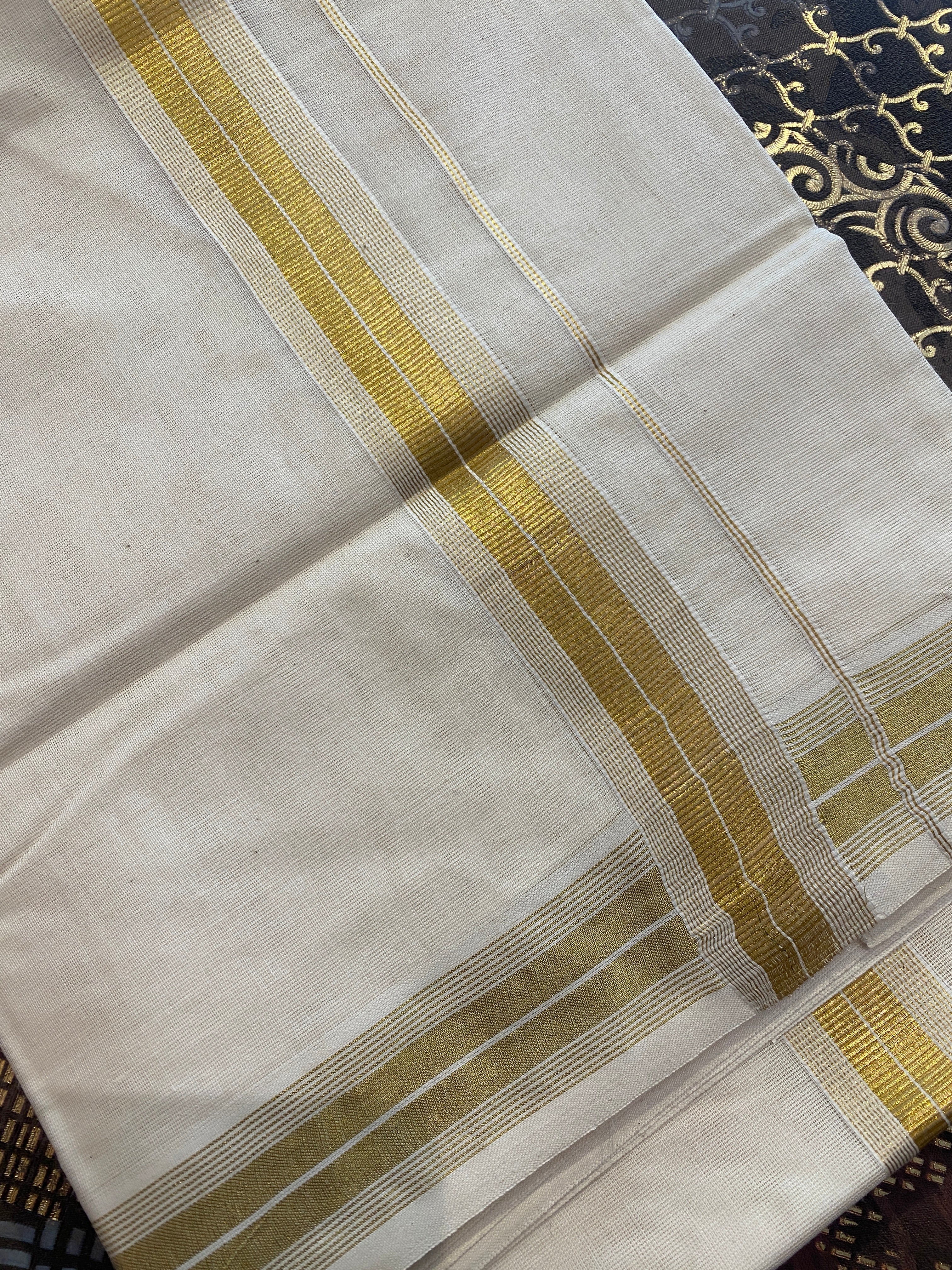 Hiranya H004 – Golden Kasavu Dhoti