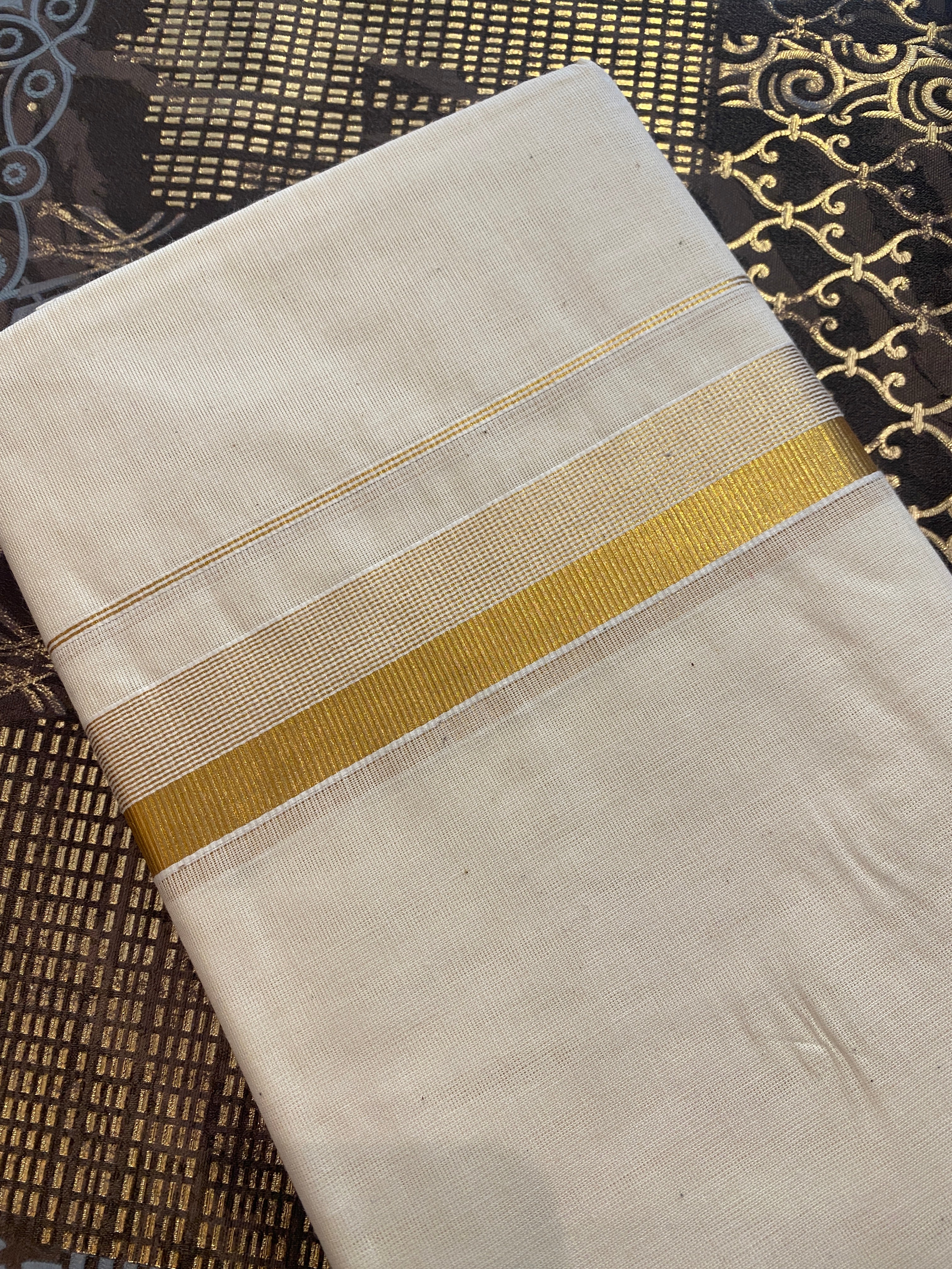 Hiranya H006 – Golden Kasavu Dhoti