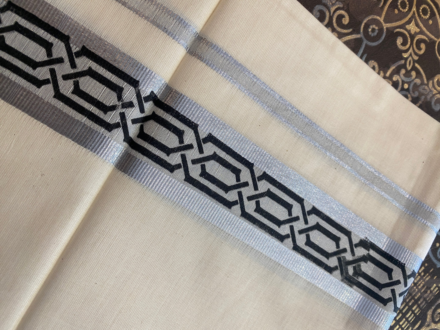 Rajatha R005 - Silver Zari Border Dhoti