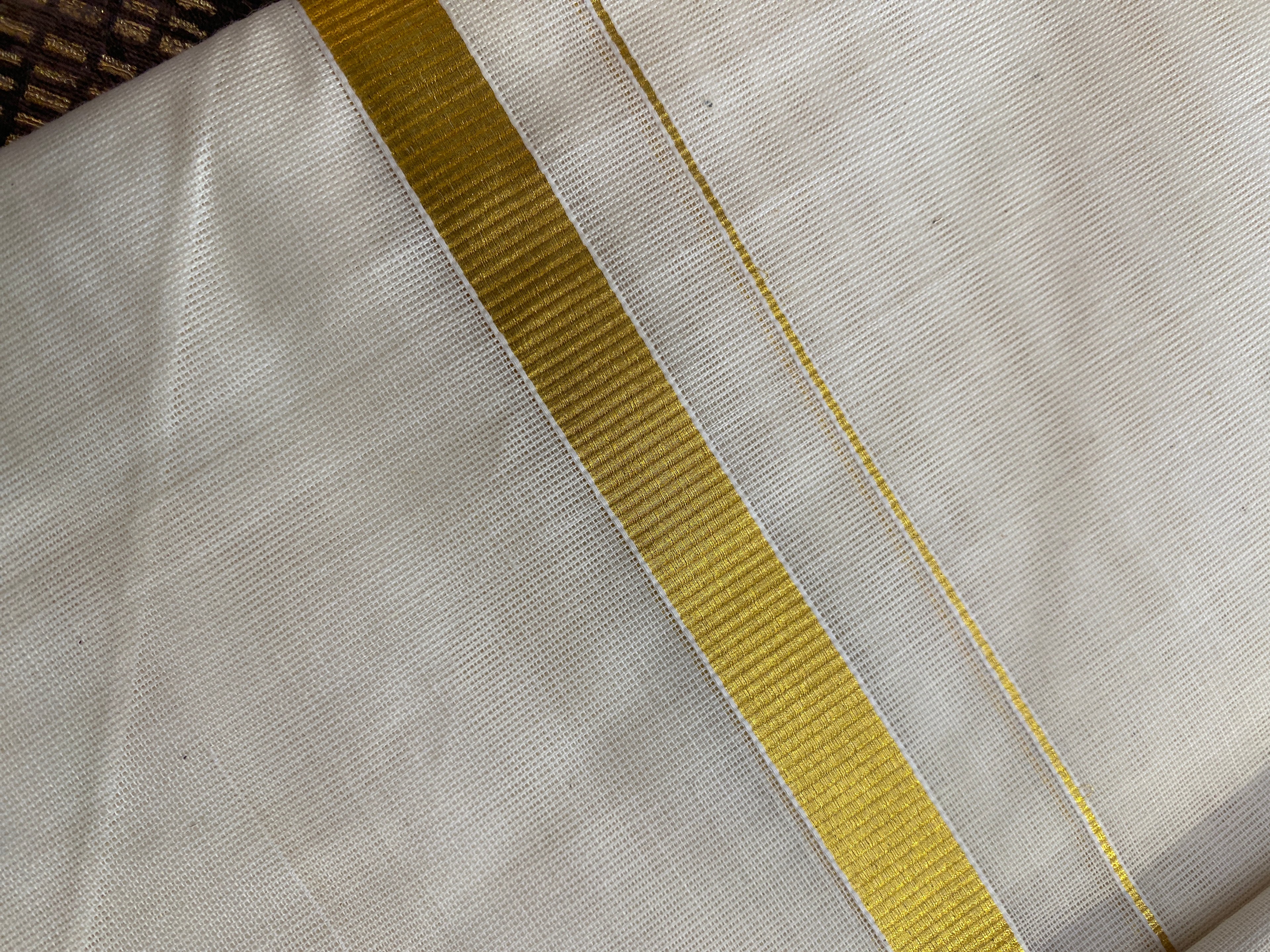 Hiranya H009 – Golden Kasavu Dhoti