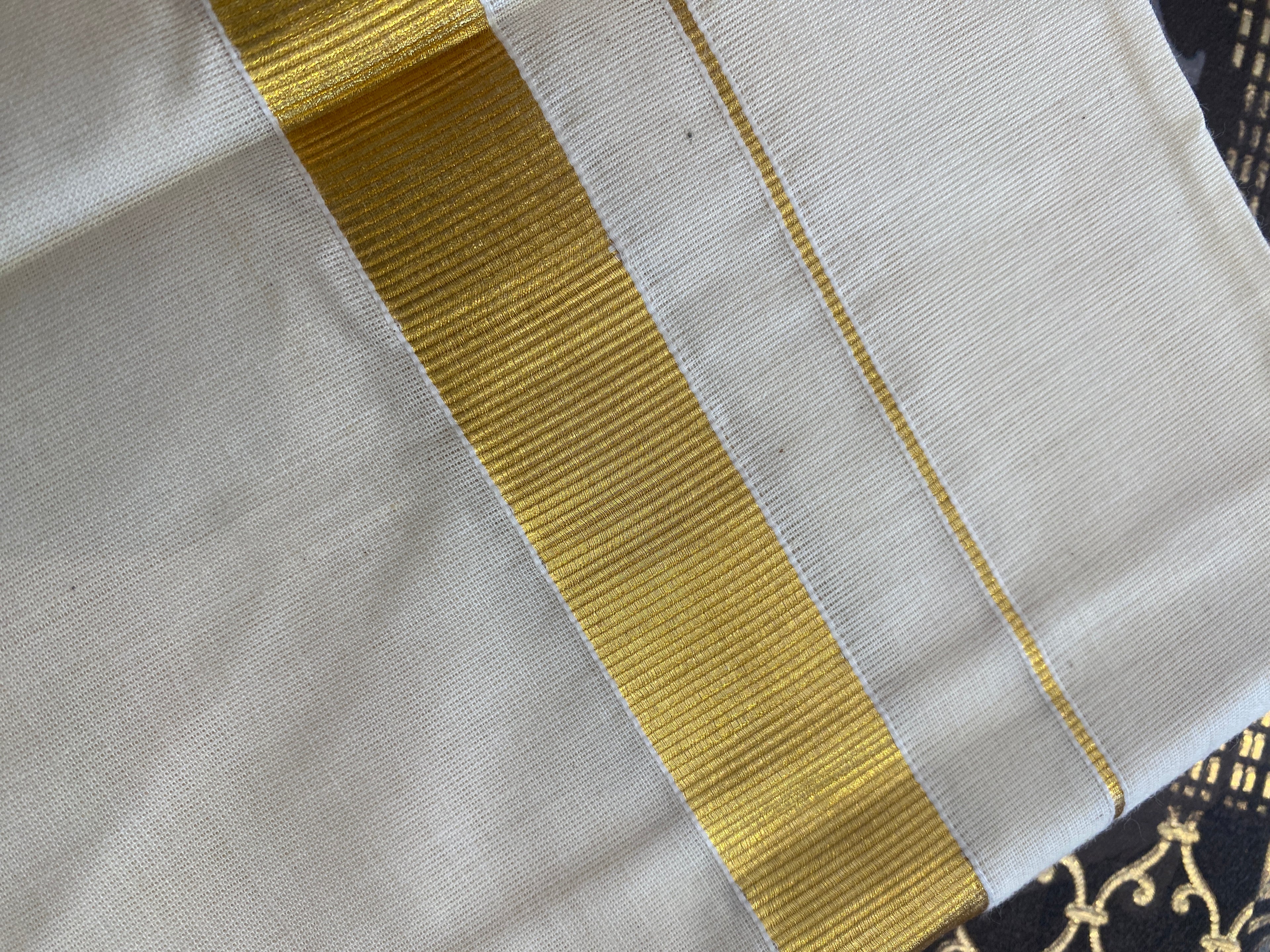 Hiranya H010 – Golden Kasavu Dhoti