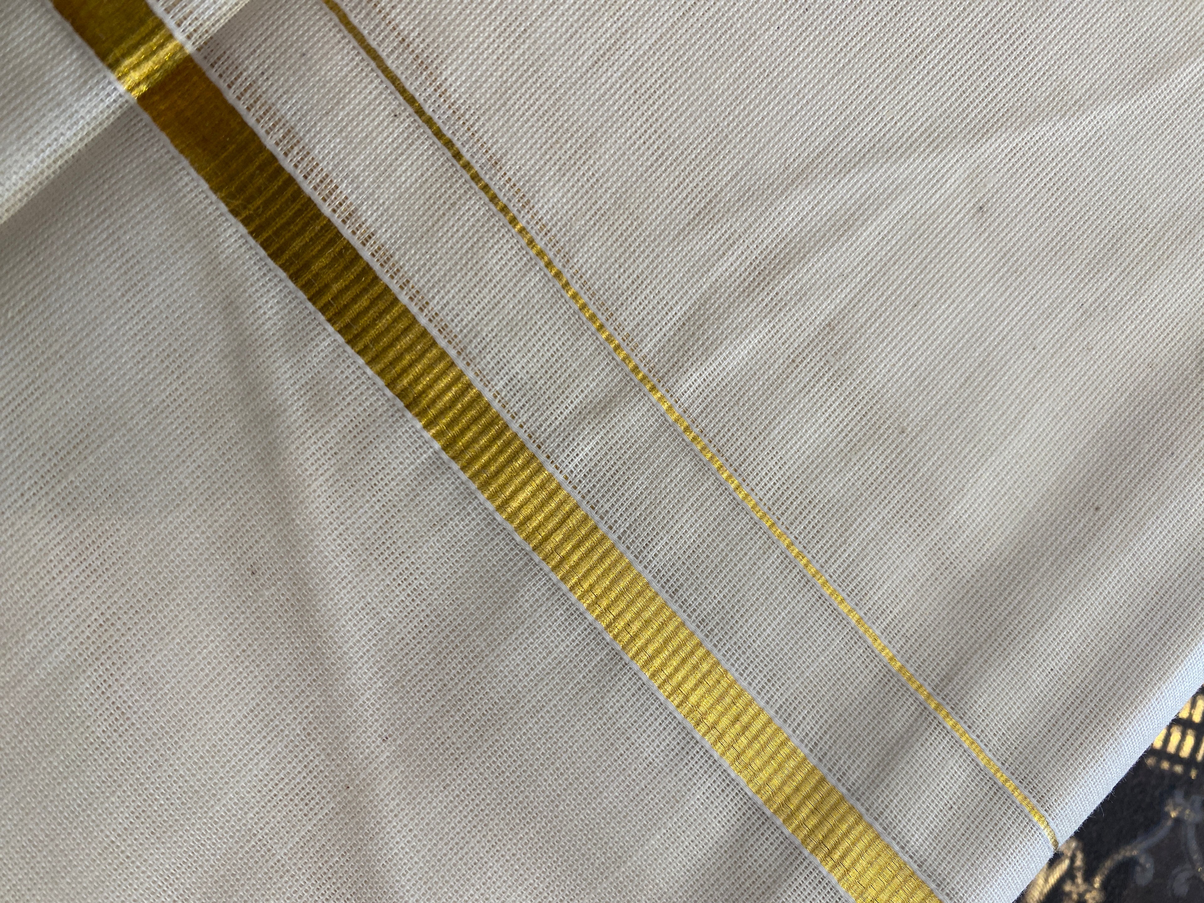 Hiranya H011 – Golden Kasavu Dhoti