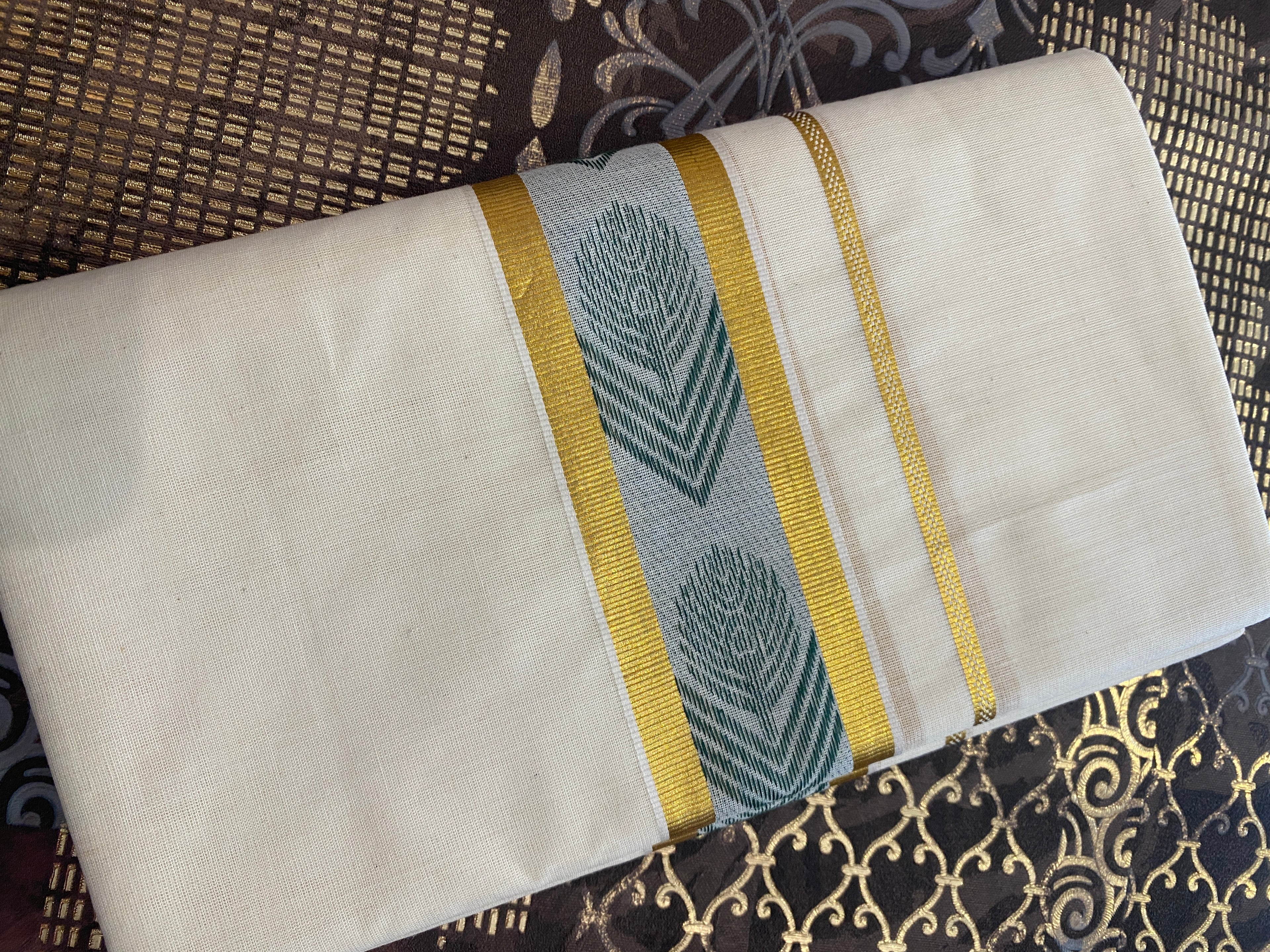 Hiranya H013 – Golden Kasavu Dhoti