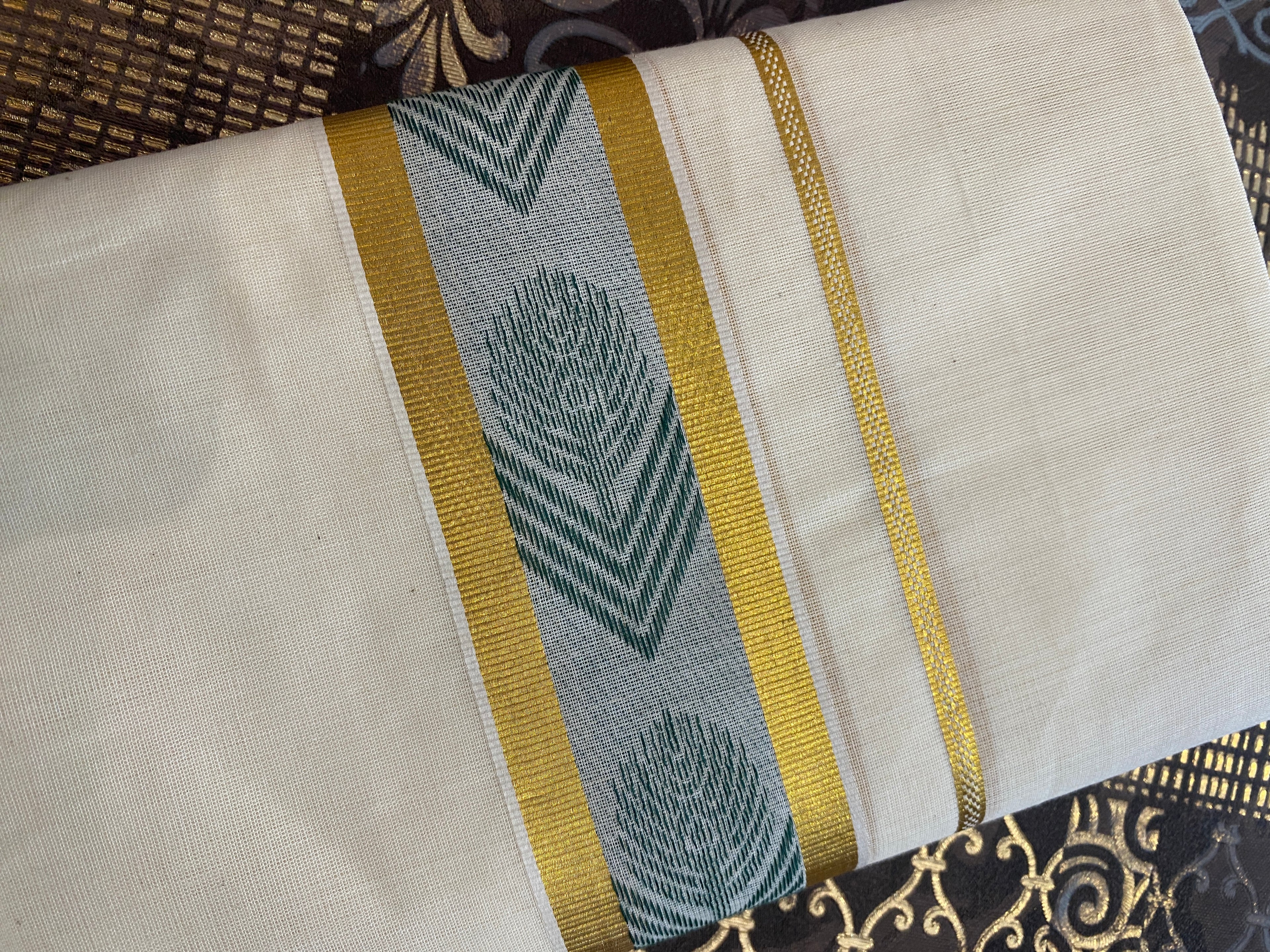 Hiranya H013 – Golden Kasavu Dhoti