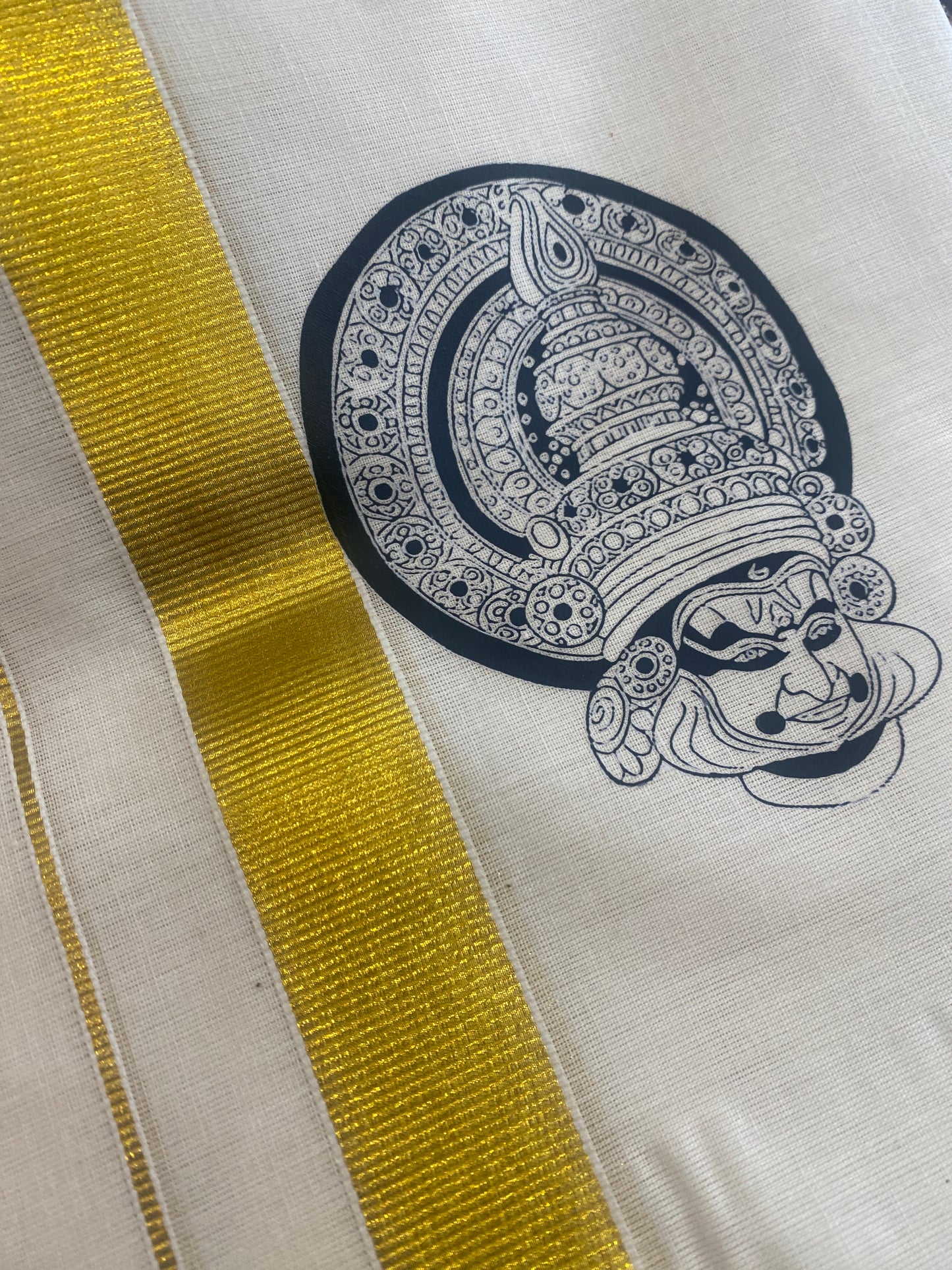 Hiranya K001 – Kathakali Heritage Edition Dhoti